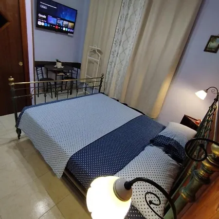 Casa Elena Bed & Breakfast 3*