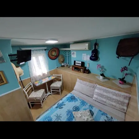 Casa Elena Gio ベッド・アンド・ブレックファスト ナポリ