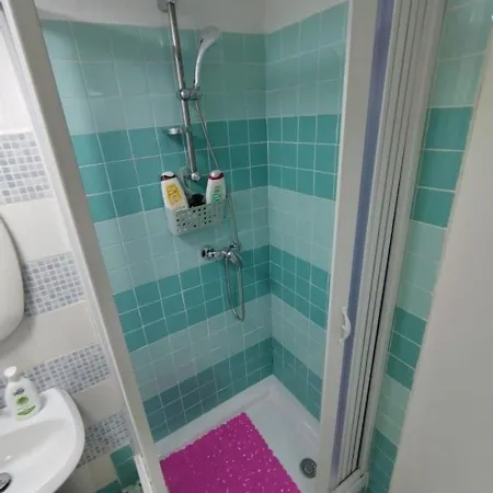 לינה וארוחת בוקר Casa Elena Gio נאפולי